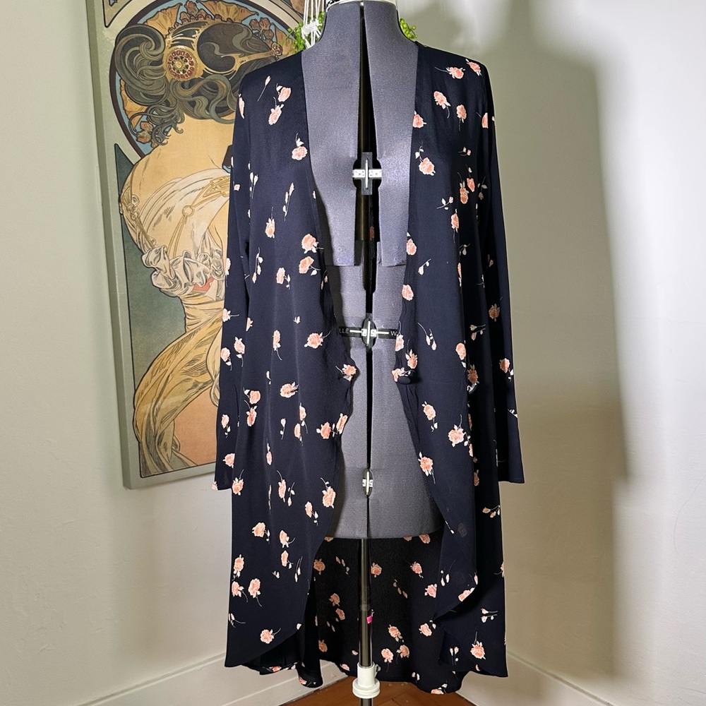 Flynn Skye Black Kimono in Poppy Fields‎ Print Medium